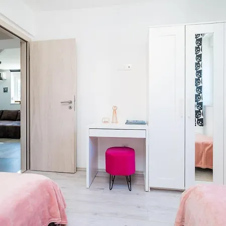 Hacienda Apartman Mokosica