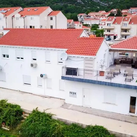 Hacienda Apartman *